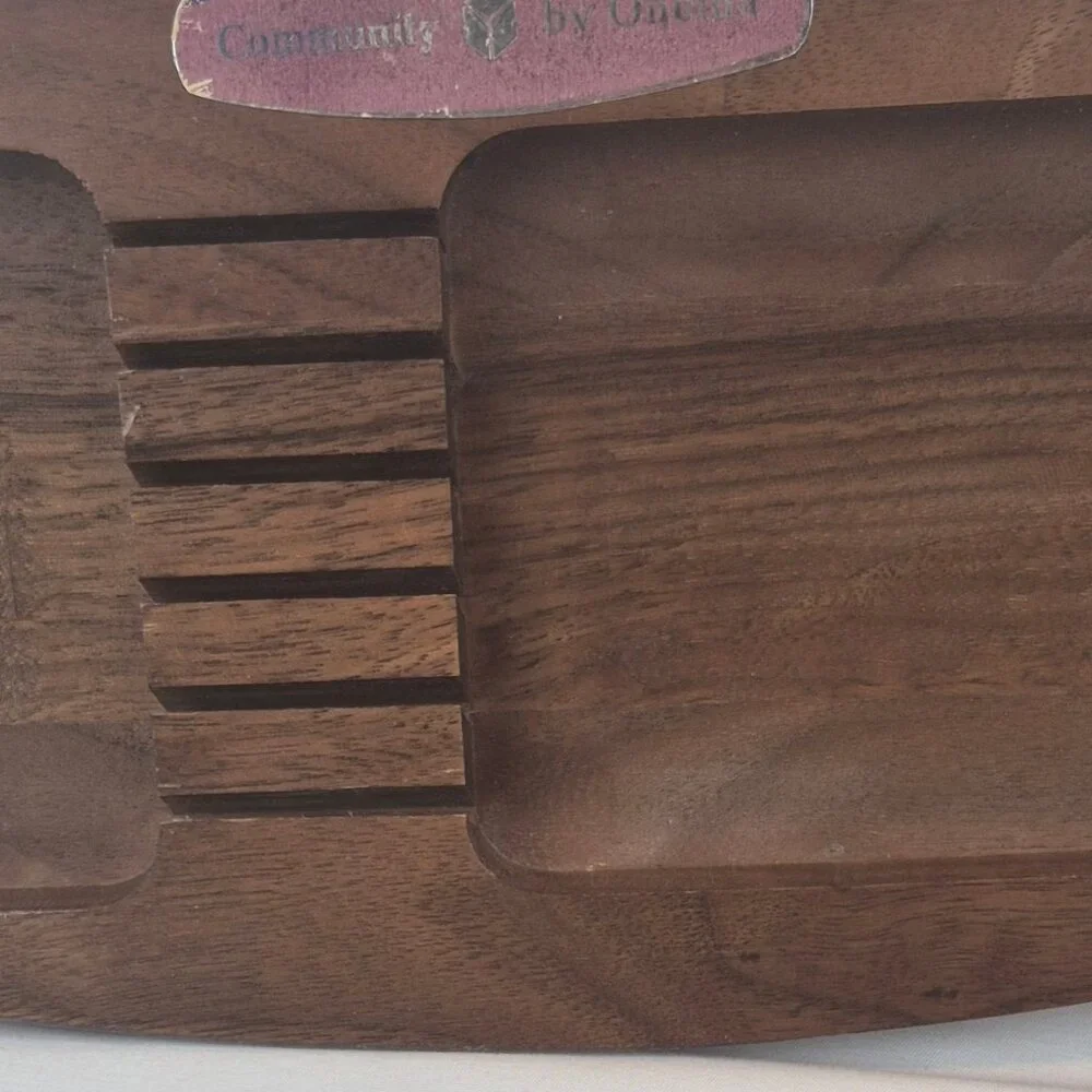 Community By Oneida Steak Knife Set Of 6 Knives in a Walnut Wood Case